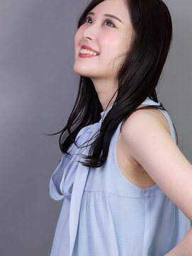 アンアタッシュ(UNE ATTACHE) Lucent Gleam｜艶めく透明感グレージュ×大人可愛いロング