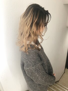 モナン(monan) ミディアム×ハイライトグラデーション/デザインカラー