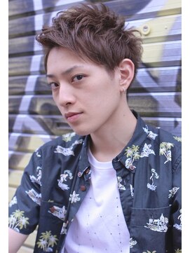 メーヴェ(Mowen) mowen 南堀江 アップバング×ナチュラルショート