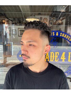 カムレイドフォーライフ(COMRADE 4 LIFE) 宮城パーマ×フェード　　担当西村