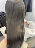 オリーブグレージュ