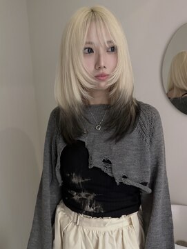 イェッカ(YECCA) ブロンドとブラウンの裾カラー(ブリーチ2回)