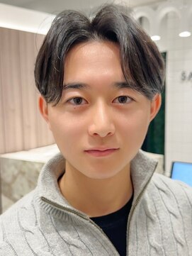 ヨリ トウキョウ(yori Tokyo) 簡単スタイリングニュアンスパーマスパイキーショート