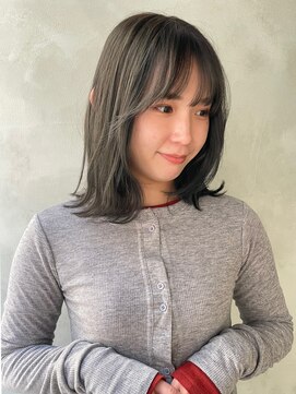 ニーィ バイ カータ(Niii by CARTA) 透け感オリーブグレージュ