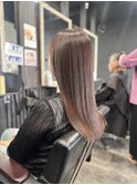 ボリューム抑えて美髪になれる、大人ストレート！