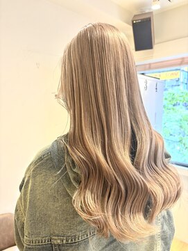 エイト新宿店(EIGHT shinjuku) ミルクティーベージュ