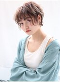 マッシュショート×透明感あるベージュ系カラー