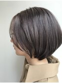 ショートボブ×ラベンダーグレージュ