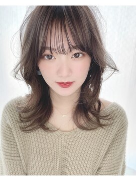 アリスバイアフロート 自由が丘(ALICe by AFLOAT) くびれカットクアンク（エアリーミディ黒髪ホワイトアッシュ）