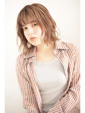 ファム(FAM) パーマ タッセルボブ 白髪ぼかし ハイライト 代官山 中目黒