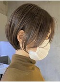 ショートカットショートボブミルクティーベージュカラー前髪なし