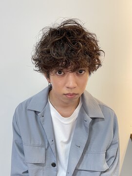 スタジオフォーエイチ(STUDIO 4H) 波巻きパーマ/スパイラルパーマ/波打ちパーマ/絶壁解消/マッシュ