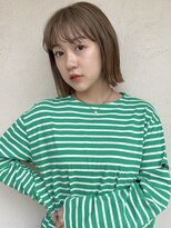 ベージュカラー×外ハネボブ×フルバング×ブリーチカラー