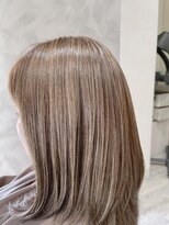 ヘアーアンドビューティーショップ エボルティー(hair&beauty shop EvoLuty)&nbsp;グレイヘアをぼかしたハイライト