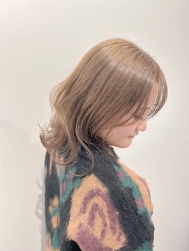 ビルド(build) レイヤーカット、ハイトーン、ミルクティーベージュ