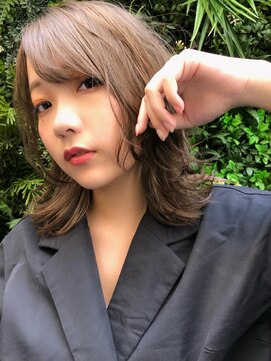 ロジ イン トゥバレー(LOWG in TOWVALLEY) くびれ外ハネスタイル