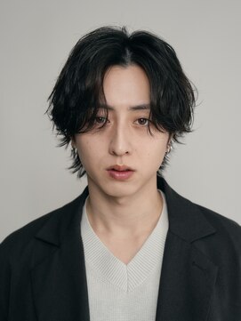 バイフィフス 原宿/表参道(by fifth) センターパート波巻きパーマスパイラルパーマシャドウパーマ