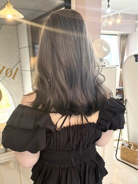 シェリ(che'rie) シルバーカラーにちょっとアクセントに裾カラー