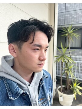 ホワイトストーン WHITE STONE 刈り上げセンターパートナチュラルパーマ×センターパート