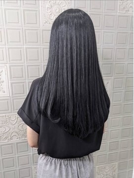 トリエラ 池袋(TRIELA) 顔回りロングレイヤー×暗髪