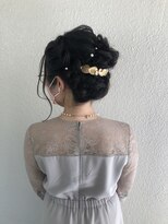 パリスパート2 トップ ゆるふわ 少し 華やか アップスタイル ヘアアレンジ