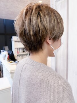 キャアリー(Caary) 福山30代40代50代ショートヘアショートボブハイライトキャアリー