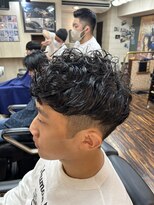 コダマ 大泉学園店(KODAMA)&nbsp;スペインカール風、強めくるくるパーマ、前下がり、外国人風