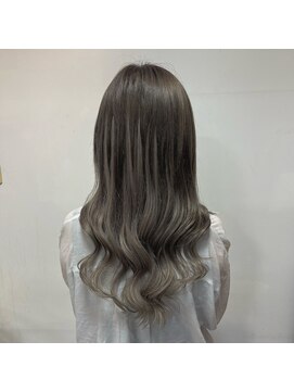 フツーロ 栄(FUTURO) プルエクステ