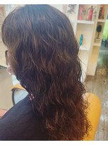 プランタンアヴェダ(printemps AVEDA)&nbsp;個性的かつ可愛いカーリーヘア