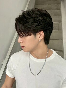 クロト(Clotho) センターパート/フェザーパーマ/波巻きツイストスパイラル