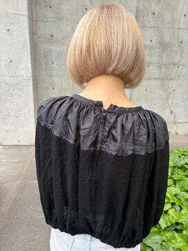 アミックス ヘアワークス 本店(AMIX hair works) ハイトーンカラーで柔らかさベージュ×ボブスタイル