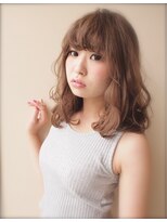 ぽっちゃりさんの小顔ミディアムヘア