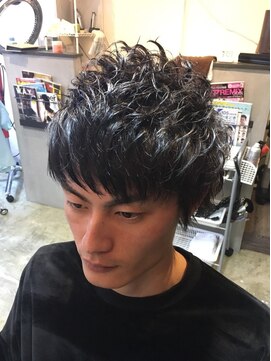 バーバー スタジオ ラフテル(Barber Studio RAFTEL) ゆるーくスパイラルパーマ
