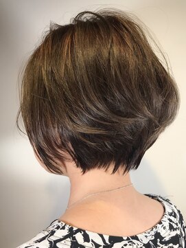 ビアンコ(BlANCO) 【BLANCO】グレイもデザインカラーでミセスショート(AKANE)