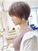 大人可愛い耳かけショートボブダークアッシュブラウン毛先パーマ