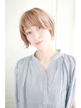 ラクシア(LUXIA) ハイトーン外ハネショート