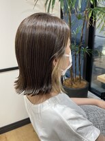 リアントウキョウ(Lian.Tokyo)&nbsp;（LianTokyo 山崎）大人可愛いベージュインナーカラー外ハネボブ