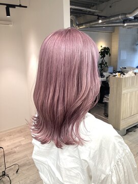 コワファーストナガサキシャンプーボーイ(COIFF1RST NAGASAKI SHAMPOO BOY) 韓国ヘア ペールピンク