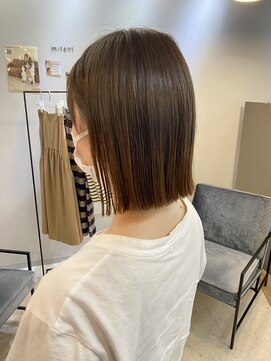 ジエクト ヴィシア(The Ect VIXIA) ヘイリーボブ　切りっぱなしボブ　縮毛矯正ボブ　外ハネボブ