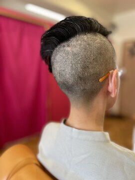 スノウ(snow) がっつり刈り上げアシメショート