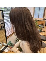 トウキ(touki)&nbsp;小顔こなれ顔周りレイヤーロングオリーブグレージュ20代30代40代