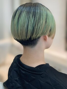 ザビー(THE B) 本八幡×ケアブリーチ×恐竜カラー×ベリーショート