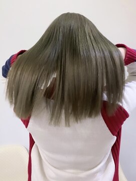 メゾンアクア 表参道(Maison ACQUA) ☆ブリーチなしダブルカラー オリーブ オリーブベージュ ボブ