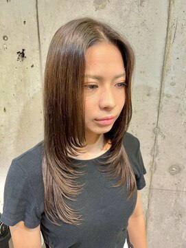 ヘアーアンドメイク ファット(Hair&Make PHAT) 大人センターパートストレートロング小顔レイヤーカット20代30代