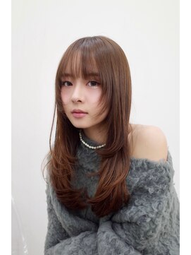 ヒュー 広島(HEW) 王道かわいいシースルーバングレイヤーハッシュカットグレージュ