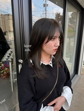 ウニュ(unu.) アッシュカラー/レイヤーカット/透明感カラー