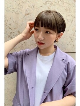 トイロ 横浜(Toiro) ワイドバンクショート丸みショート耳掛けショート