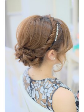 リサ 恵比寿(risa.) ねじりゆるふわアップ