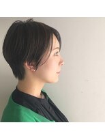 カウチ(Kauti)&nbsp;レザーによる前下がりショート