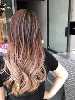 トルネード(TORNADO)&nbsp;外国人風ハイライトバレイヤージュ　ホワイトピンクカラー☆